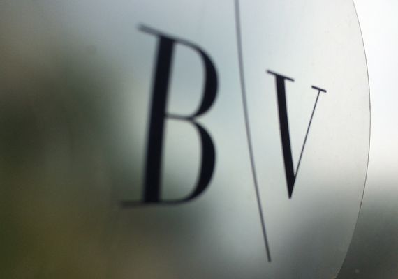 Vinná nálevka oválná transparentní