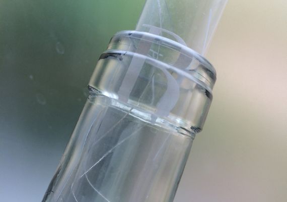 Vinná nálevka oválná transparentní